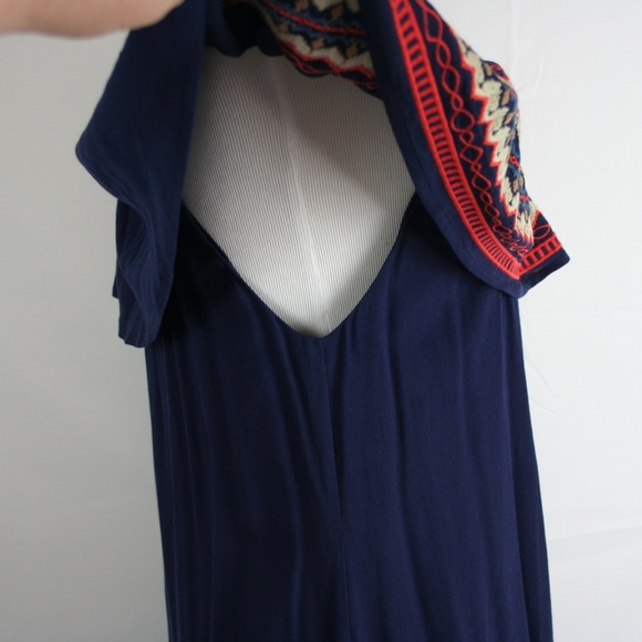 THML Off The Shoulder Embroidered Front Panel - Picture 5 of 7